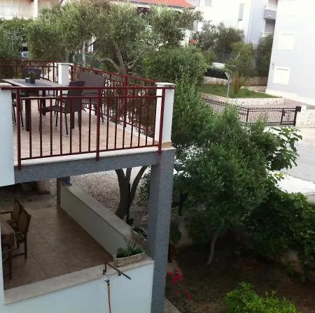 アパート Lidija Ciovo トロギール