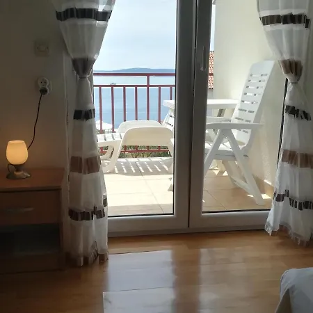 Lidija Ciovo Apartment