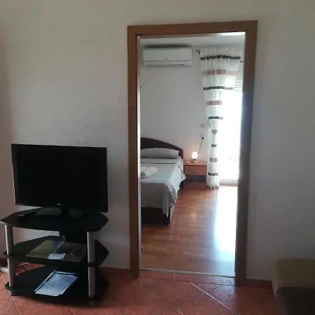 Lidija Ciovo Apartment