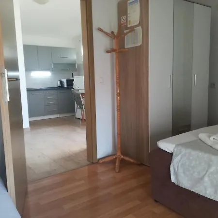 Апартаменти Lidija Ciovo *